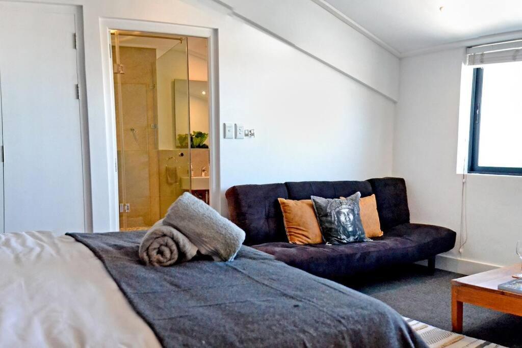 Central Modern Studio Apartment, Hermanus Waterfront Exterior foto